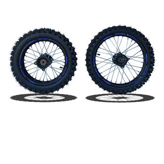 set cerchi  gomme 17 14 perno ruota 15mm racing 4 blu