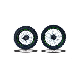 set cerchi  gomme 17 14 perno ruota 15mm racing 4 verde